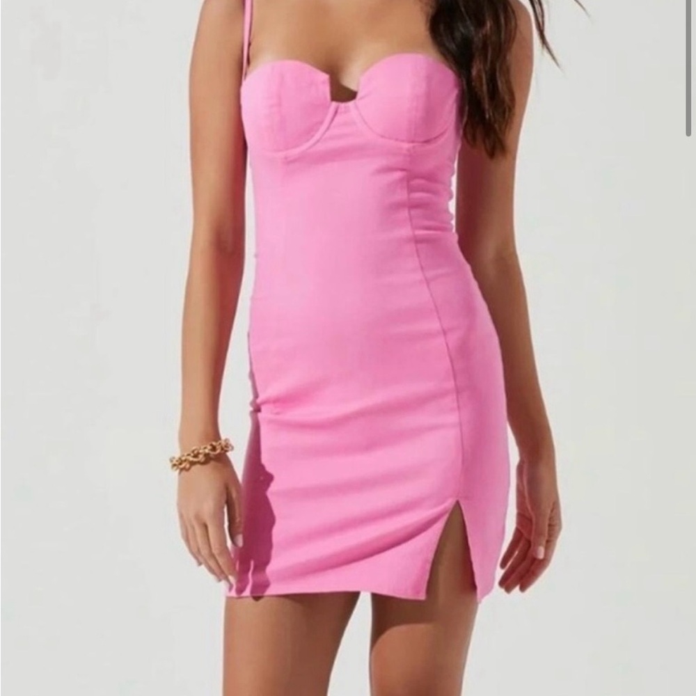 ASTR Bubblegum pink body con dress- Medium